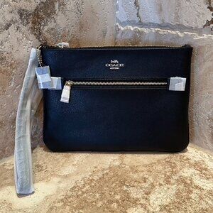 NWT - COACH Gallery Pouch In Signature Canvas - F79895 - BLACK